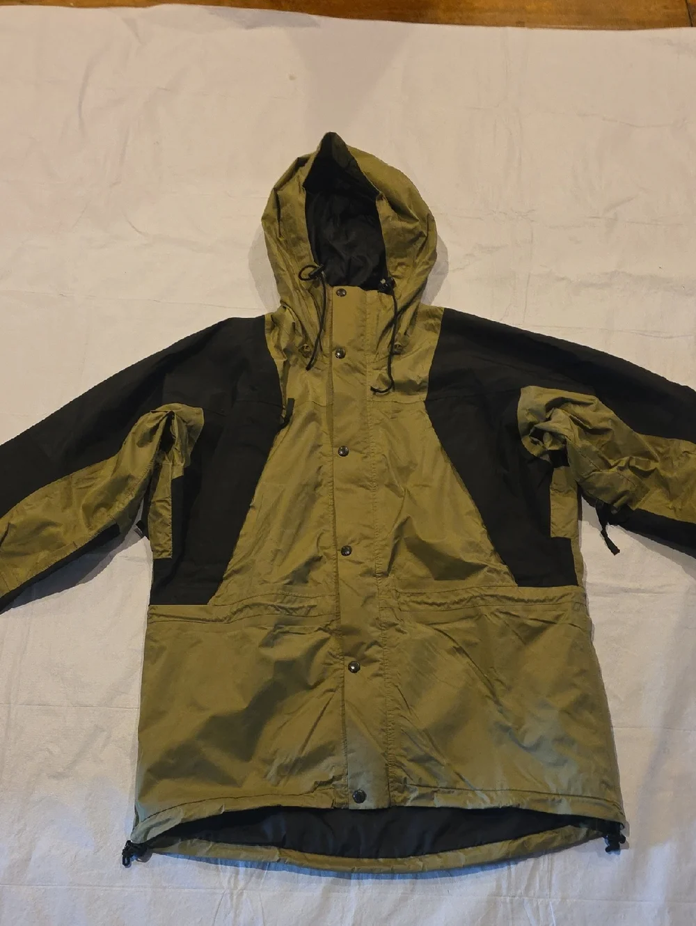 The North Face Gore-Tex Vintage Men’s Mountain Light Shell Jacket Tumbleweed‎ M